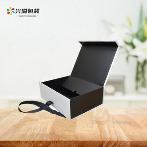 341004 Magnetic Foldable Box With Ribbon Handle For Shoe Packaging